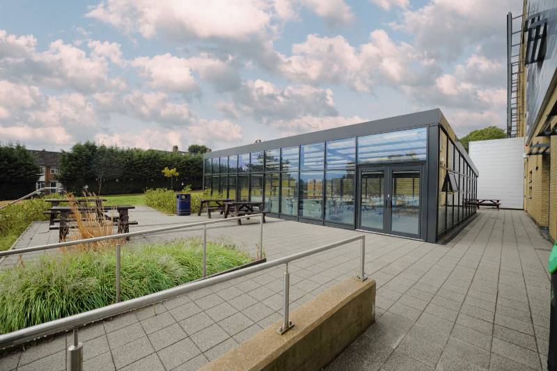 Sydenham School in Greater London Installs Dining Shelter