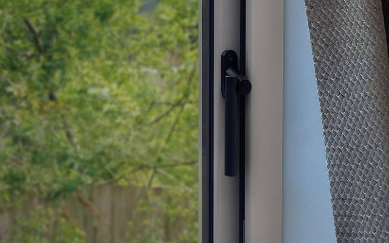 BLU™ - SST87 Contemporary Window Espagnolette Handle