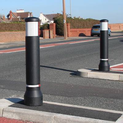 Neopolitan™ 150 - Plastic Bollard