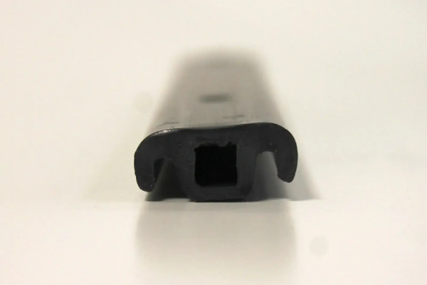 Tätningslister - A.10204 Plastlist 2323