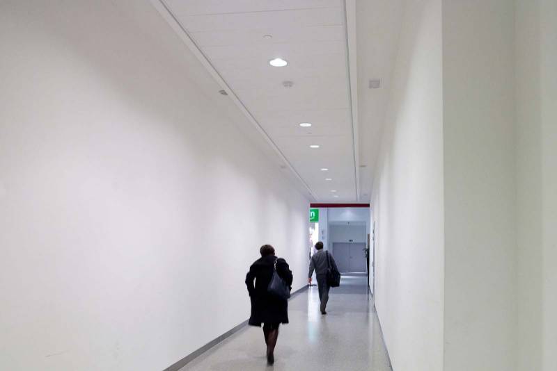 S6a corridor system - Clear spanning mineral plank - Suspended Ceiling Corridor System