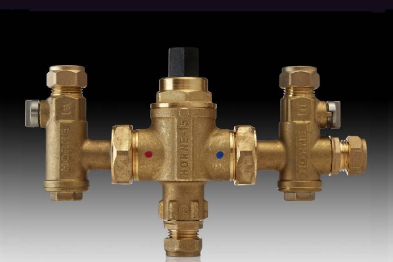 Thermostatic Mixing Valve with Isolating Valves and 4th Connection to Cold Tap