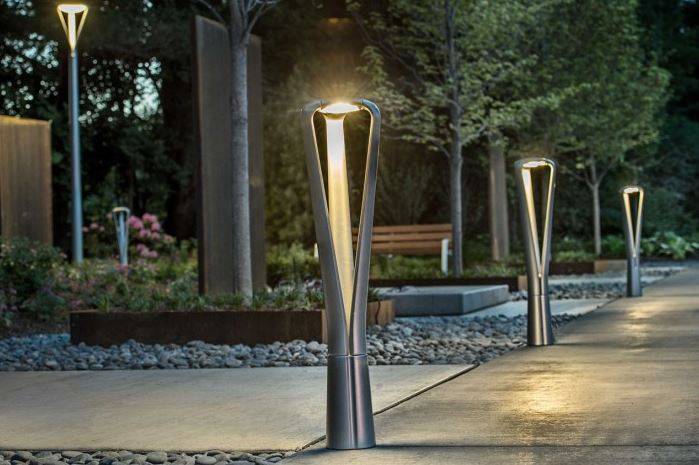 Aluminium lighting bollards