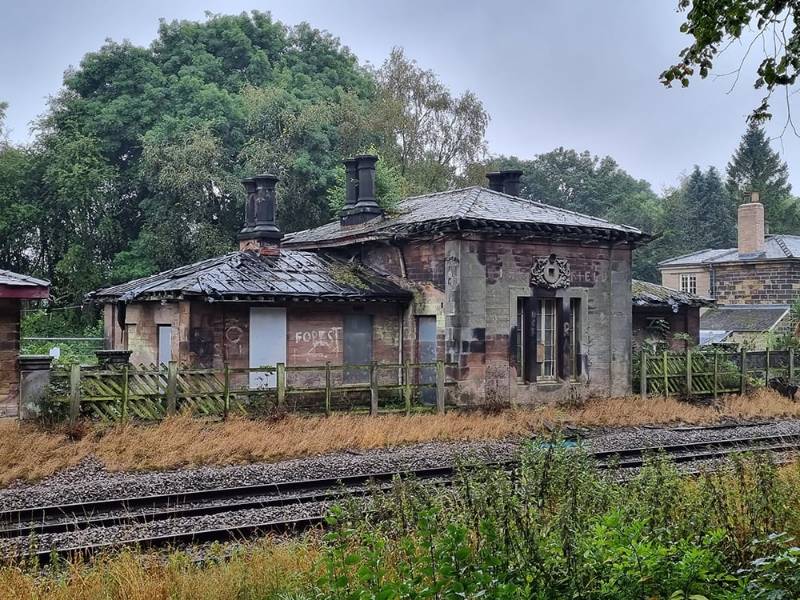 WELSH SLATE HELPS A HISTORIC RAILWAY STATION GET BACK ONLINE