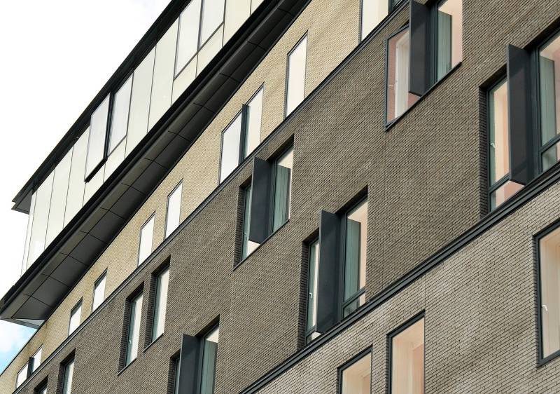 Vertical Panel Privacy Screens at Queen Mary Graduate Centre