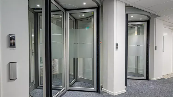 ASSA ABLOY RDA Accesskontrollerad Karuselldörr