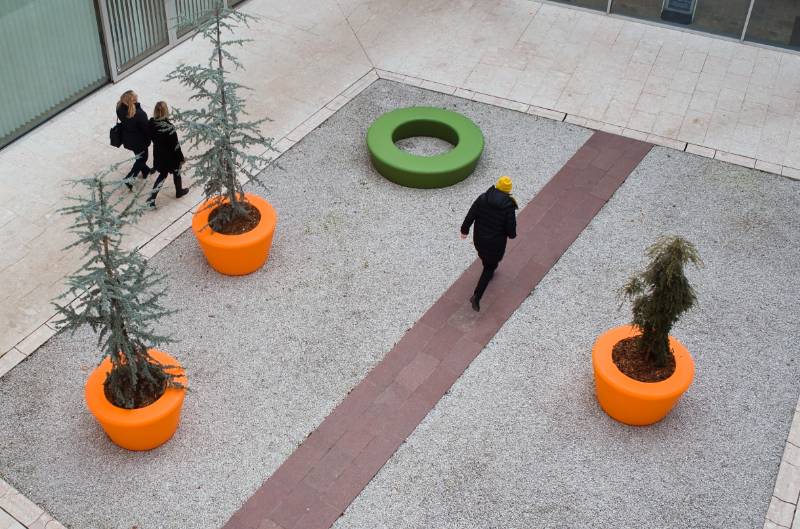 Loop Cone Planter