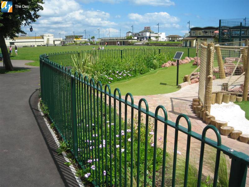 Play Safe Bow Top Steel Railings – Playground Perimeter Fencing