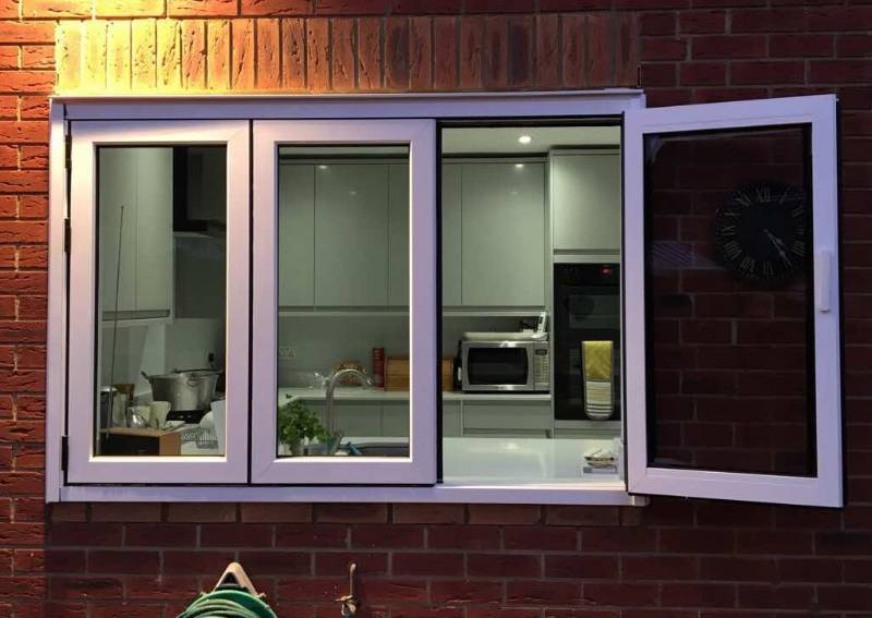 Kestrel Aluminium. Case Study: Residential Bi-fold Window