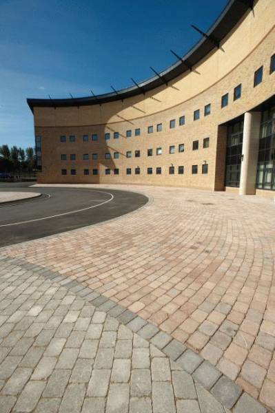 Country Cobble Paving - Rumbled style paving