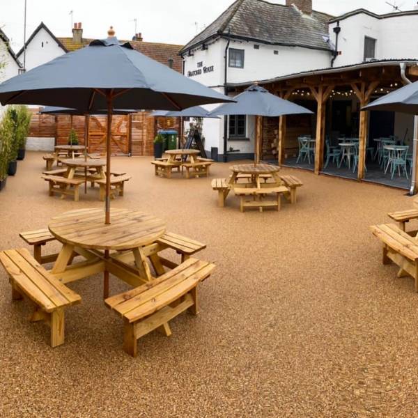 Pub Garden Seating Area and Paths Vuba Resin Bound Surfacing