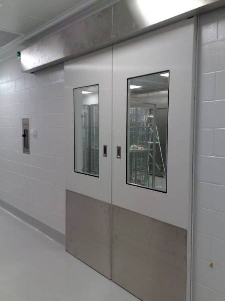 Cleanroom sliding doors