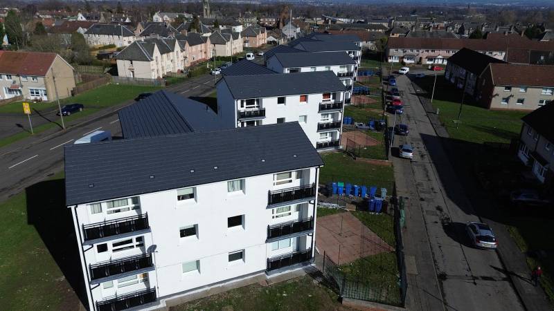 SIKATHERM EXTERNAL WALL INSULATION SYSTEM IMPROVES ENERGY EFFICIENCY FOR BLANTYRE FLATS