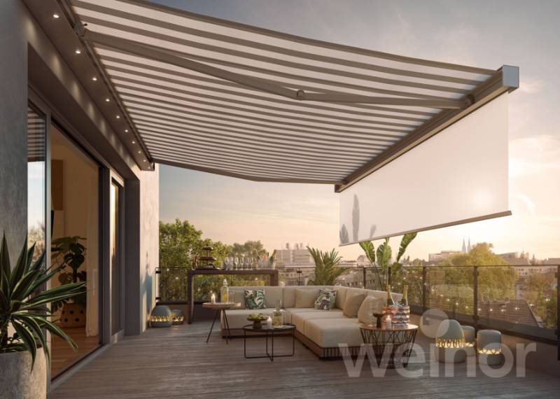 Smaila - Small, Cubic Cassette Awning