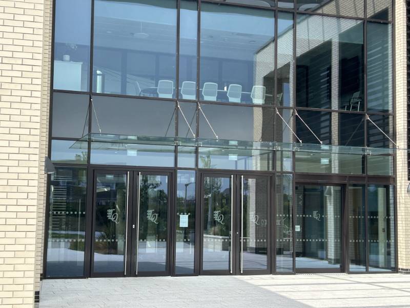 Les Quennevais School, Jersey