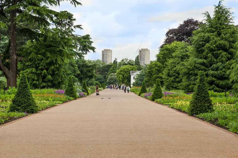 TERRABASE RUSTIC NO-DIG PAVING AT ROYAL BOTANIC GARDENS KEW