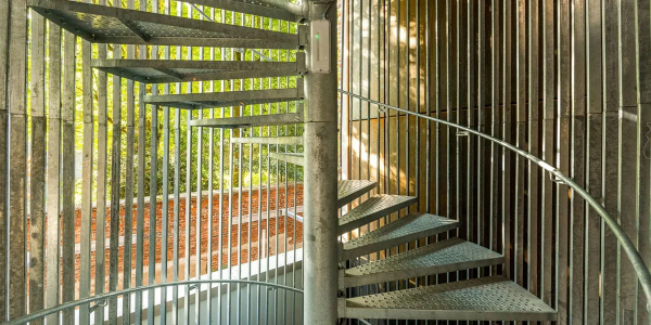 Industrielle og arkitektoniske spiraltrapper fra PcP Norge