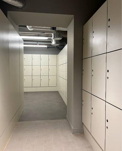 Bespoke Laminate Lockers at 25 Tavistock Place