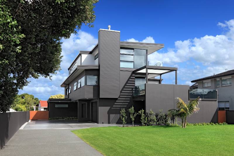 Accoya Cladding Elevates the Design of a Beachfront Home in New Zealand