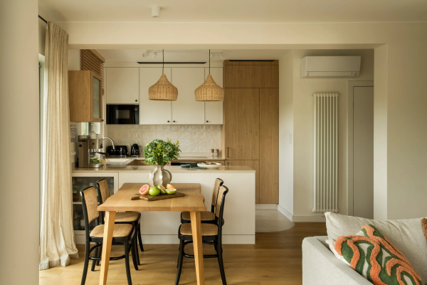 Apartment with a view of the river - a metamorphosis full of light and elegance
