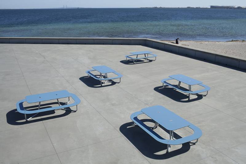 PLATEAU - Innovative outdoor furniture for social interaction