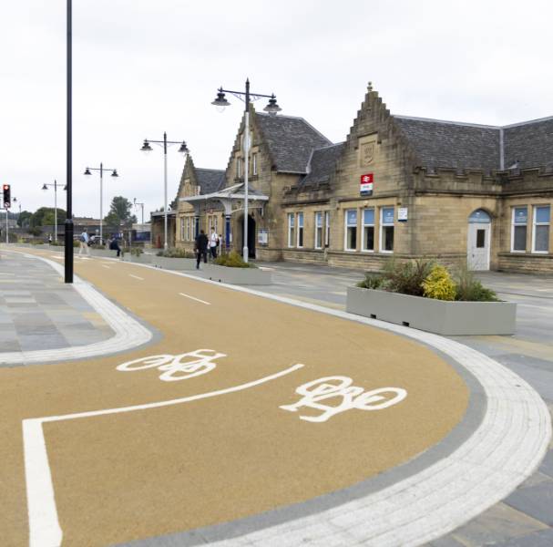 Coloured asphalt cycleway for sustainable infrastructure project