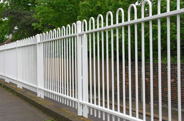 Bow Top Panel - Hoop top metal railings