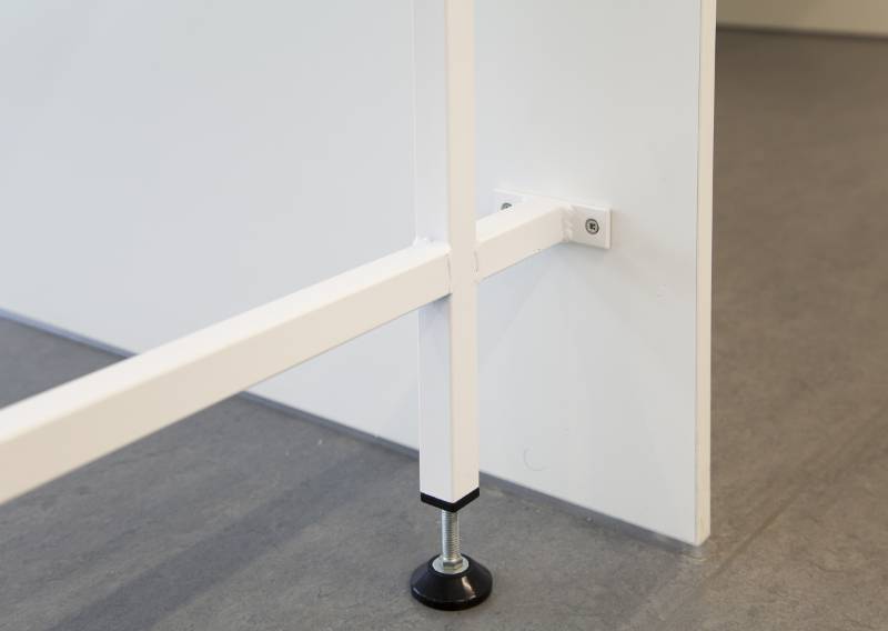 Legs & Cantilever Brackets