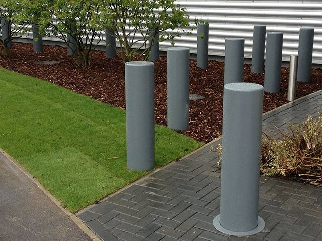 Static PAS 68 Bollards