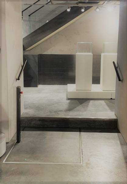 Stepless By Guldmann LP50 - Platform Lift