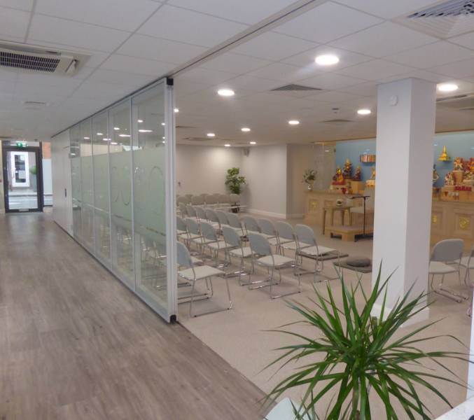 MEDITATORS ENJOY PEACEFUL PRIVACY THANKS TO DORMA PARTITION