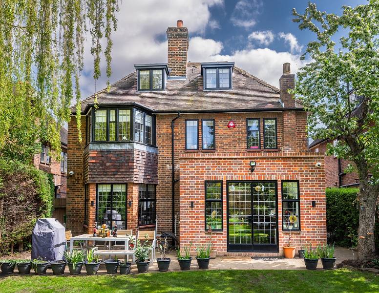 Brooking steel windows chosen for Hampstead Garden Suburb home