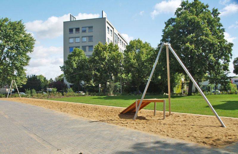 Stainless Steel Zip Wire with Take Off Ramp - Cable Slide with Starting Platform