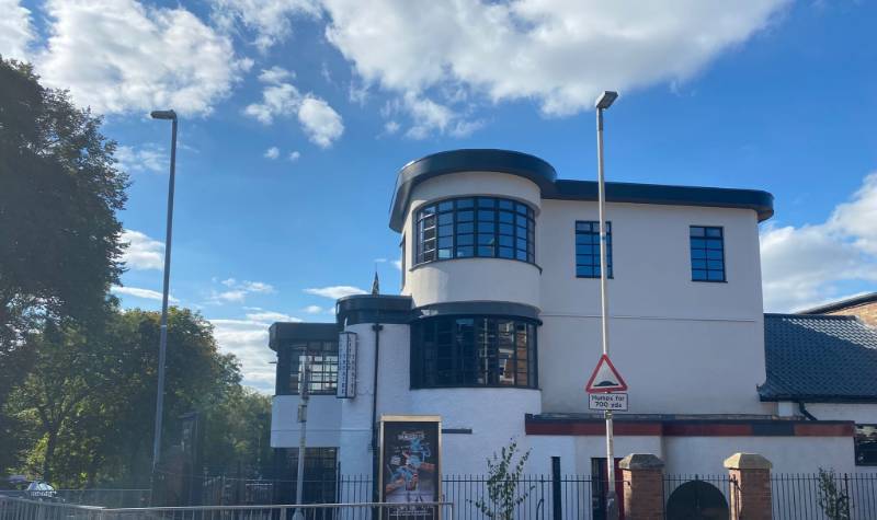 New steel windows for a much loved theatre