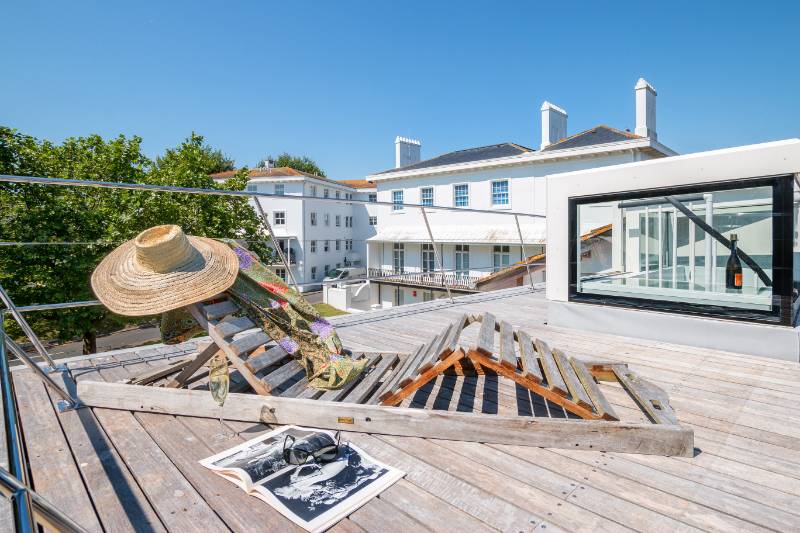 A Modern Dream Built Into a Brighton Garden