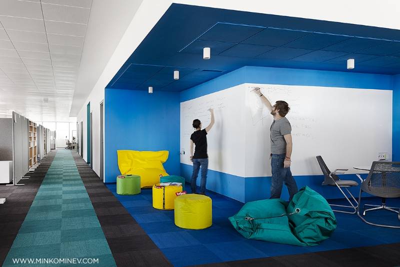 Whiteboard paint for commercial refurbishment and office fit out
