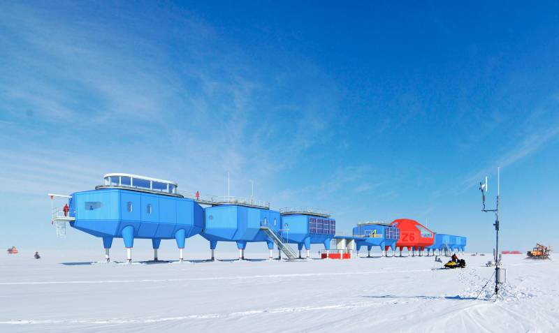 Recessed Floor Hatches - Halley VI, Antarctica