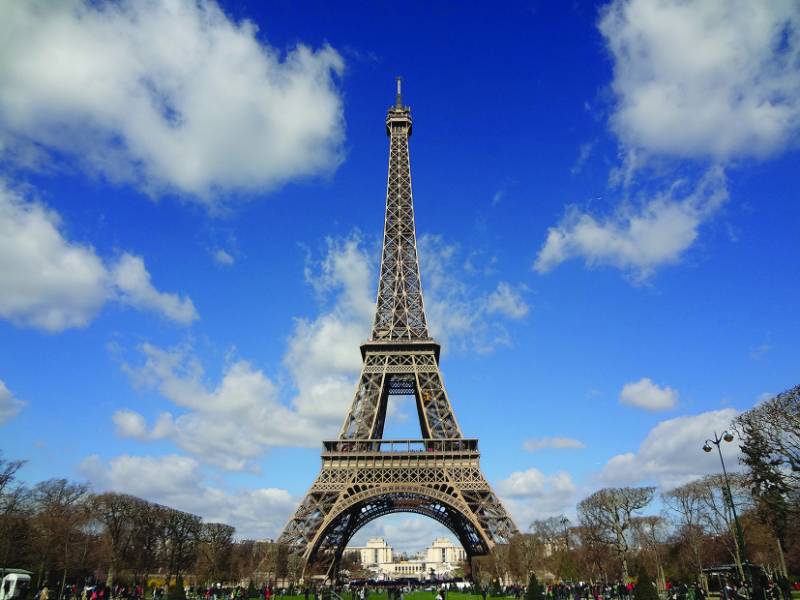 The Eiffel Tower - Uncoupling an Icon