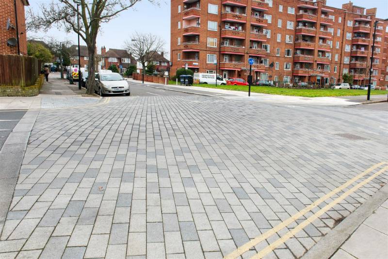 Tobermore introduced Southwark with a solution – the City Pave VS5 block paving system