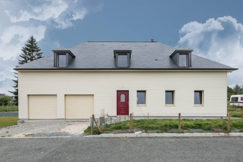 THERMOSLATE covers nearly 55% of the energy required to heat this house