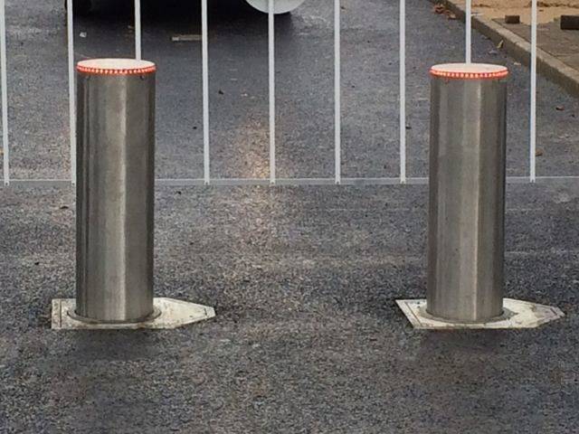 Automatic Rising PAS 68 Crash Rated Bollards - Hostile Vehicle Mitigation Bollards