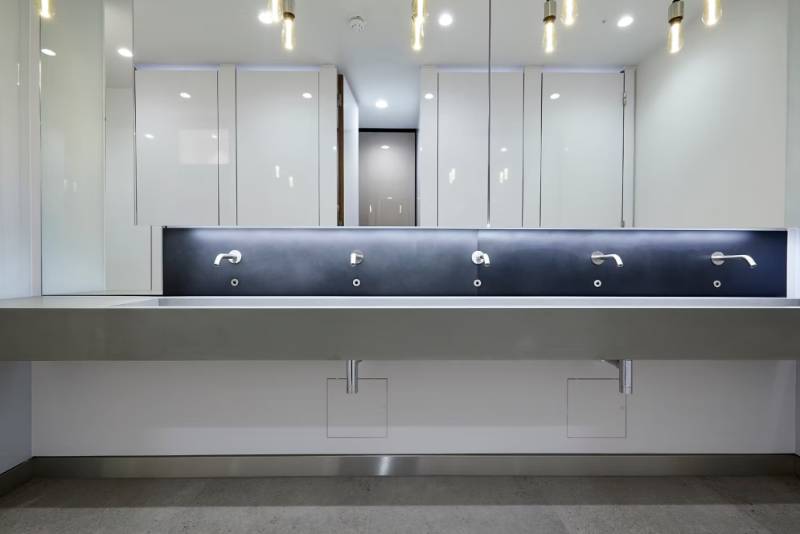 Xeista Cascade Vanity