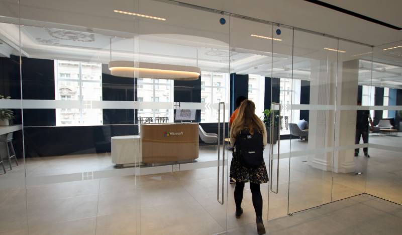 Kinetic Lite Frameless Glass Sliding Door and Partition Panel