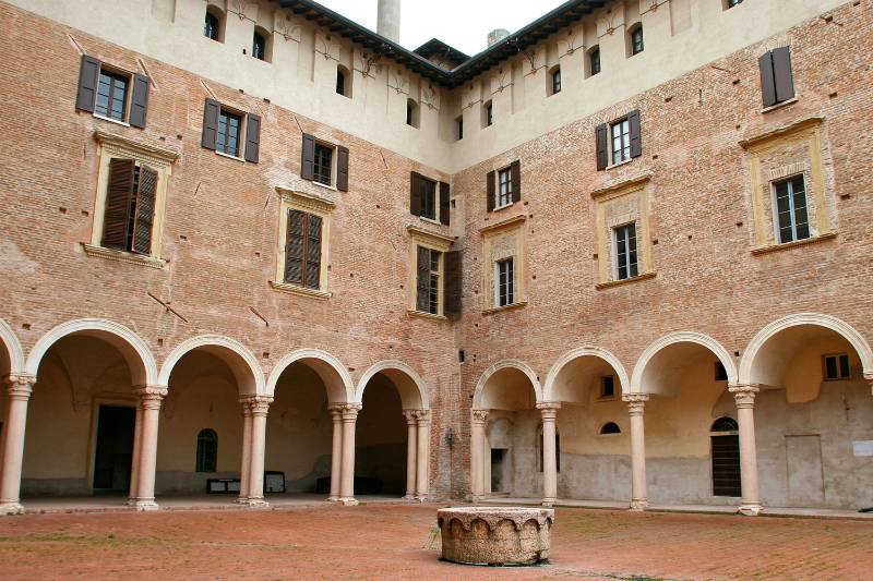 Palazzo Ducale di Revere (Heritage - Latitude)