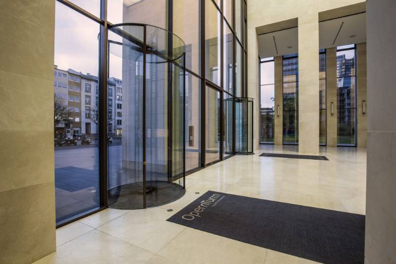 Royal Full Vision Revolving Door-                                                     
Opernturm Offices, Frankfurt