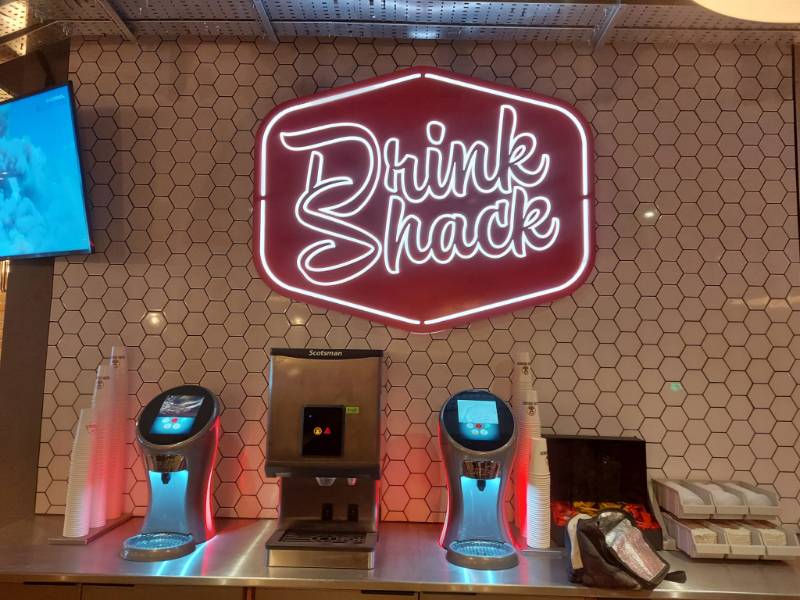 UltraTile works up an appetite at Slim Chickens