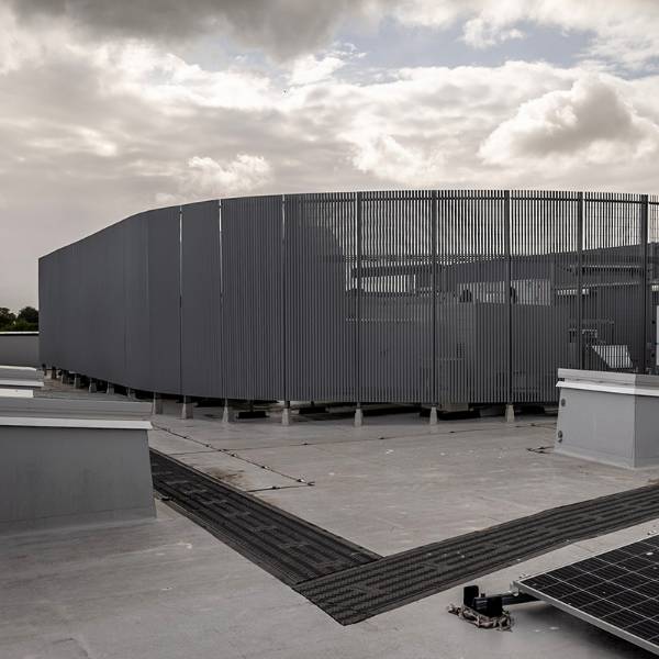 Roof-top Screen at Pioneer Foodstore, Carlisle