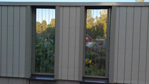 Hammerglass koristaa myös Nauvontien meluseinää