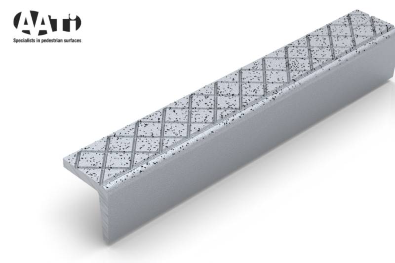 SN9-55 Stair nosing anti-slip