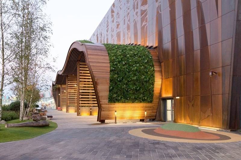 Glasgow Fort MSCP - Continuum® Cor-Ten Panel Façade System, Vector® Rectangular Vertical Fin Façade